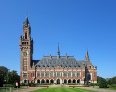 Offering 3 very luxurious apartments across The Peace Palace