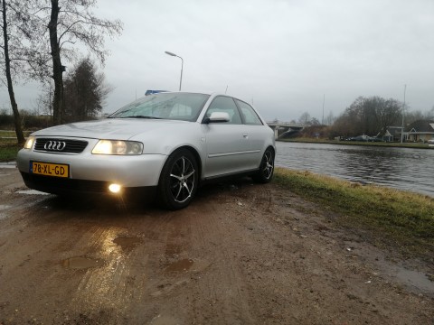 Audi a3 1 6 benzine leer