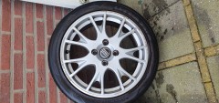 Volvo 17 inch velgen met goede zomerbanden