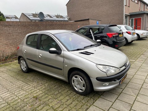 Peugeot 206