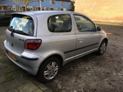 Nette Toyota Yaris 1 0-16V VVT-i Sol met nieuwe remmerij