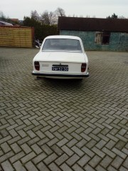 Ongerestaureerde Volvo 144 S