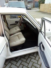 Ongerestaureerde Volvo 144 S