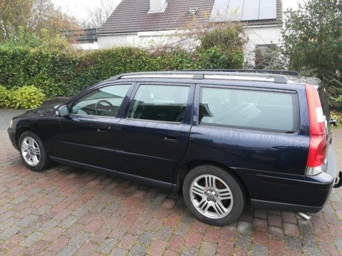 De &eacute;chte 5 cilinder benzine 2 4 Volvo V70 140pk