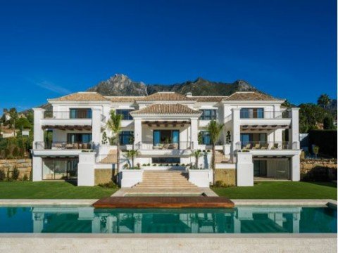 Marbella Villa Zeezicht Lift en 2720 m2 leefruimte