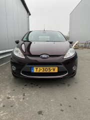 Ford Fiesta 1 4 Ghia 97pk  Stoelverwarming  leren bekleding