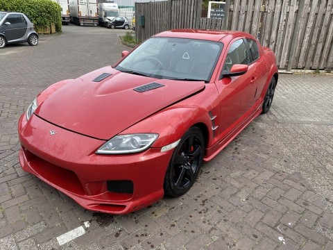 Mazda RX-8 maar dan met V-8 motor!!!! ideale driftauto