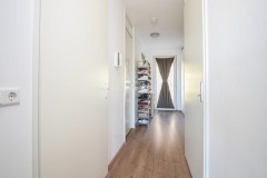 TE HUUR  2 kamers appartement   TO RENT  2 rooms apartment