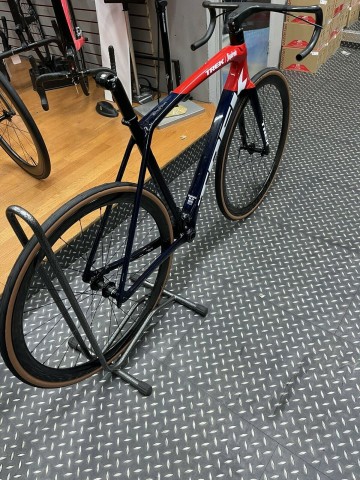 2021 Trek Emonda SLR 9- Navy