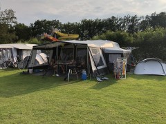 Adria Altea 432px 2004 met voortent luifel en uitbouw