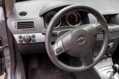 Opel Astra 1 6 Twinport Enjoy Semi-Automaat  77 kW 104 pk 2005
