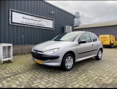 Leuke peugeot 206 1 4 RN benzine