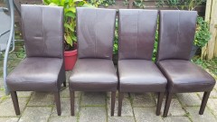 Eettafel en stoelen