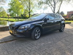 Volvo v40 2 0 d4 2015