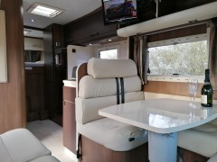 TE HUUR Luxe Campers 4-5 persoons TV Schotel Hefbed Fransbed Alkoof