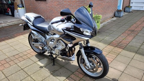 Yamaha FZ6 Fazer 2004 zeer compleet
