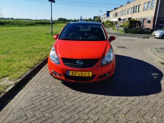 Opel corsa 1 4  16V  3D 2010 rood