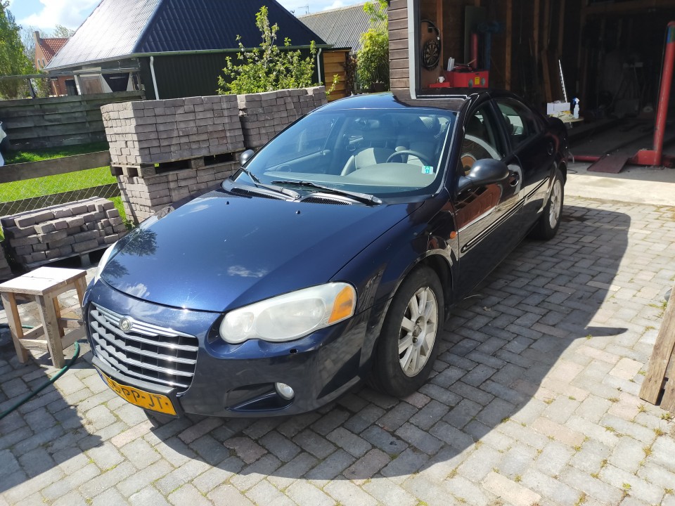 Mooie Chrysler sebring 2.7 full options