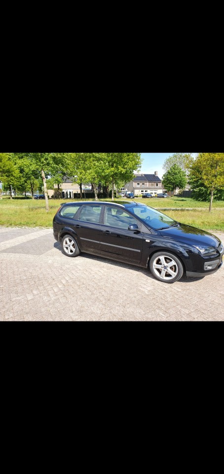 Nette Ford Focus Wagon Rally Edition uit 2007 met 179.940 km en apk to