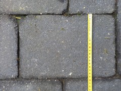 Te koop grijze tuin tegels