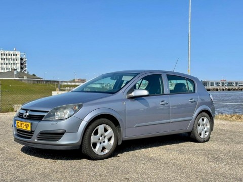 Opel Astra 1 4 Edition  Hatchback