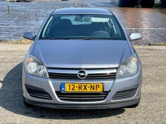 Opel Astra 1 4 Edition  Hatchback