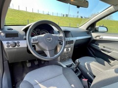 Opel Astra 1 4 Edition  Hatchback