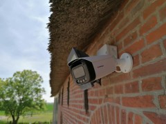 uw zadels en terrein en dieren  paarden  monitoren en bewaken  