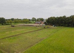 Te Koop  Ruim verbouwde boerderij   paardenobject  8 paardenstallen bi