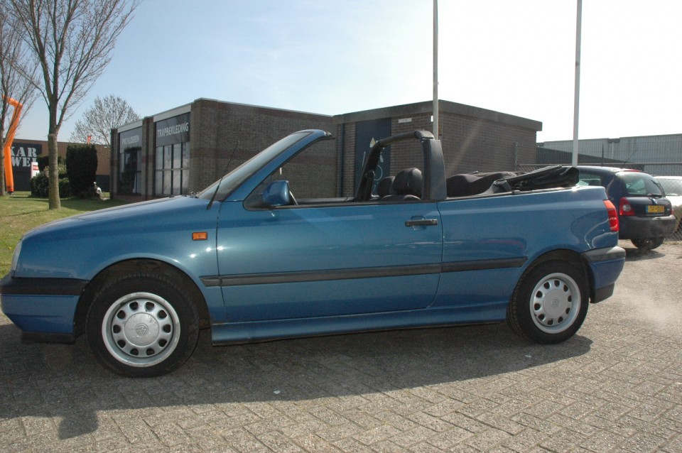 VOLKSWAGEN GOLF CABRIOLET 1.8