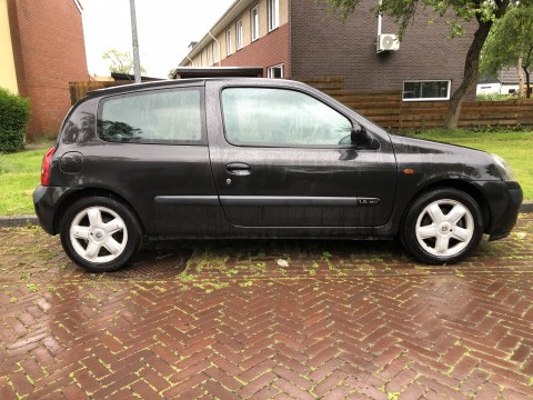 Renault Clio 1 6 16V Dynbas E4 2002 Zwart