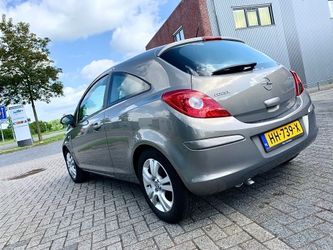 Opel corsa 2010 ecoflex 111 edition