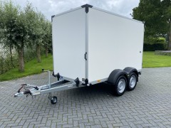 Humbaur gesloten aanhangwagen