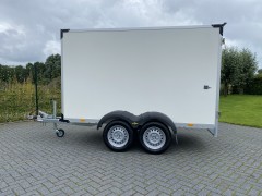 Humbaur gesloten aanhangwagen