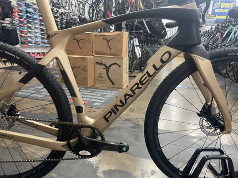 Pinarello Grevil F Campagnolo Ekar 13s 1X - Champagne 2023
