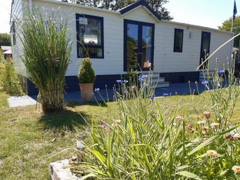 Luxe chalet te huur aan IJsselmeer Workum 4-6 persoons