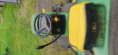 John Deere zitmaaier plus John Deere aanhanger