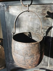 Hanging baskets stalen bloempotten hangend