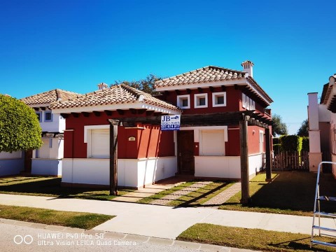 Villa met prive zwembad te koop aan de Costa Calida in Murcia