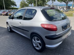 Peugeot 206 1 6 16V XS  Nette auto 