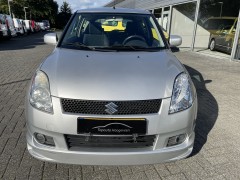 Suzuki SWIFT 1 5 16V VVT Exclusive 