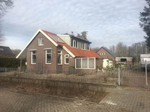 Vrijstaande woningen met paardenstallen