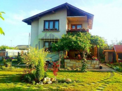 Huis nabij Dobrich Bulgarije gemeubeld