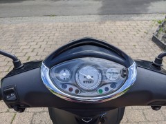 Uitstekend rijdende Piaggio Fly bromscooter te koop 