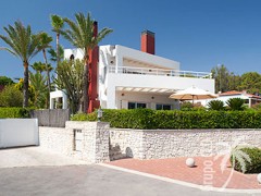 Uw eigen Villa in JAVEA direct aan zee met veel meer