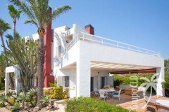 Uw eigen Villa in JAVEA direct aan zee met veel meer