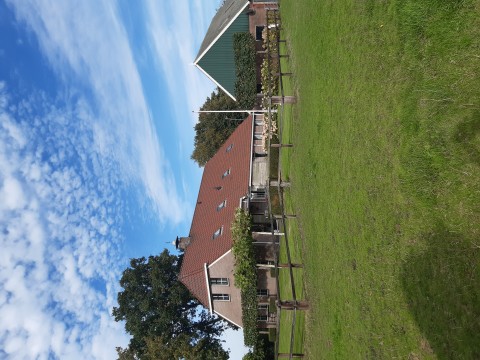 Woonboerderij met 6 paardenstallen