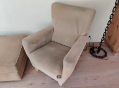 Twee mooie fauteuils en hocker