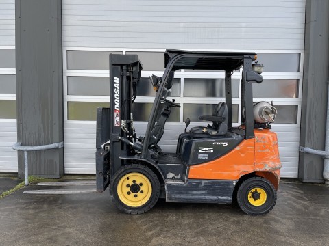Doosan G25P-5
