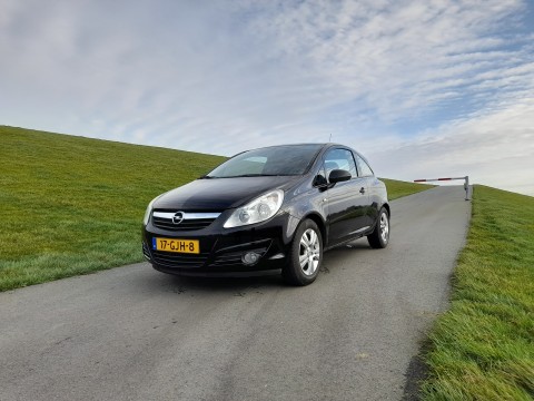 Mooie Opel Corsa 1 4  16v  3D  bj 2008  Zwart